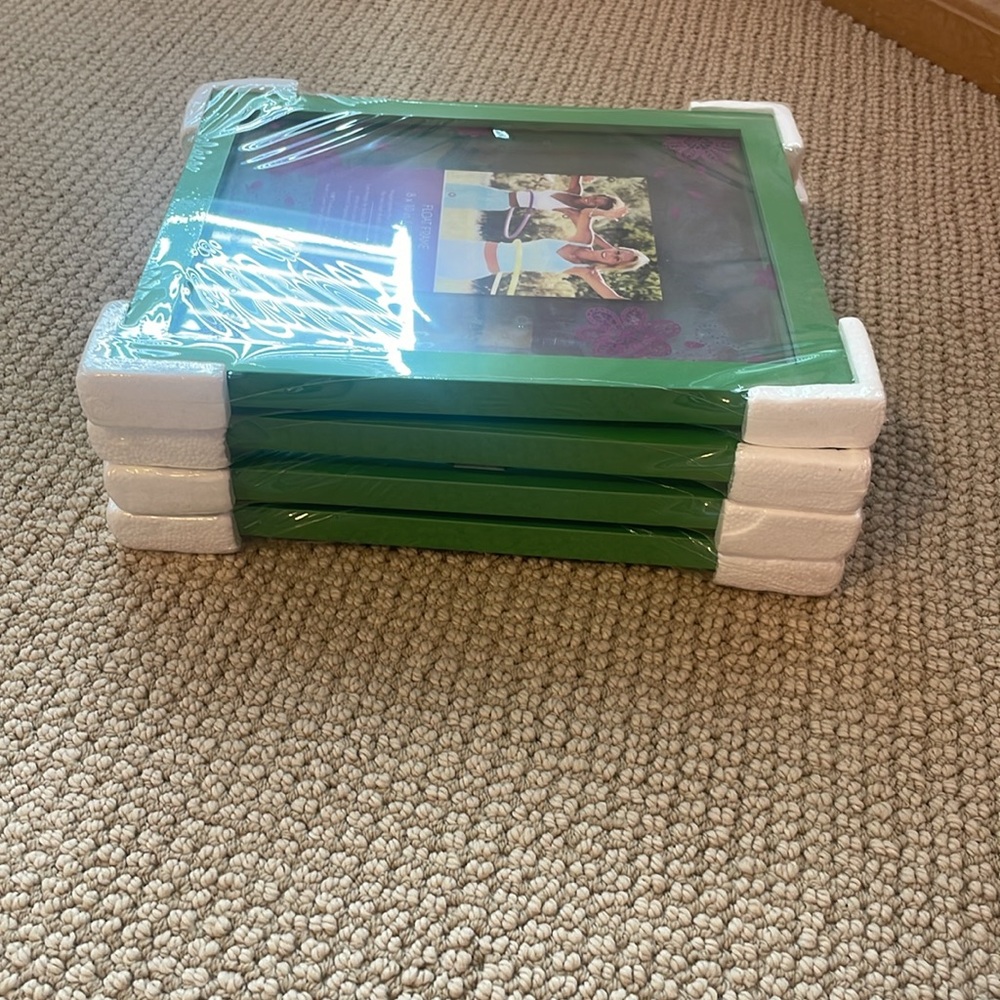 NWT set of 4 Green float frames 8 x 10 inches